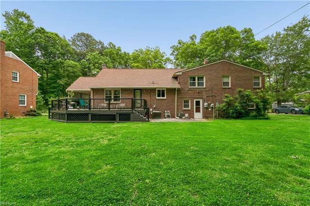 319 Mistletoe DR, Newport News, VA 23606