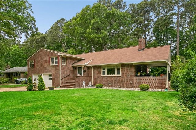 319 Mistletoe DR, Newport News, VA 23606