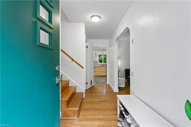 319 Mistletoe DR, Newport News, VA 23606