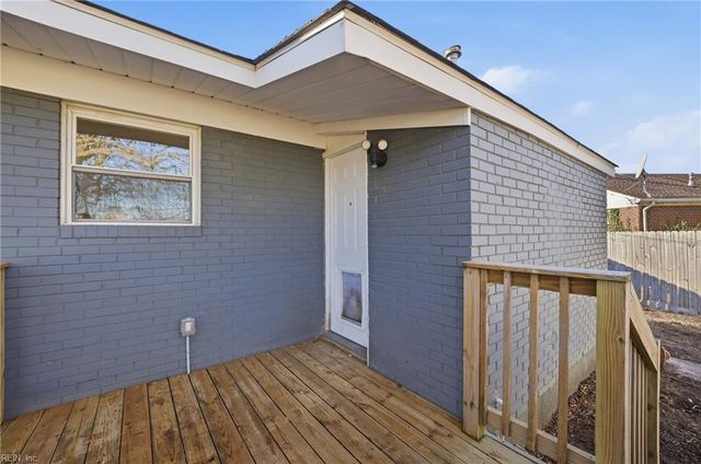 1517 Ekstine DR, Portsmouth, VA 23701