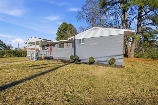 1517 Ekstine DR, Portsmouth, VA 23701