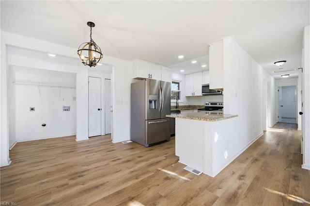 1517 Ekstine DR, Portsmouth, VA 23701