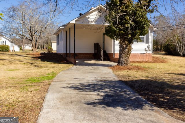 516 W Goodrich Avenue, Thomaston, GA 30286