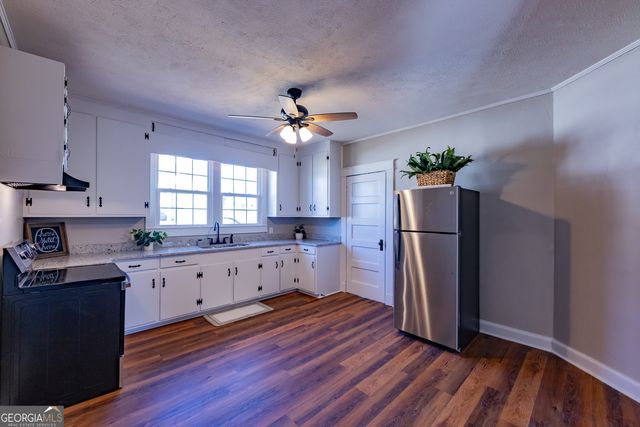 516 W Goodrich Avenue, Thomaston, GA 30286