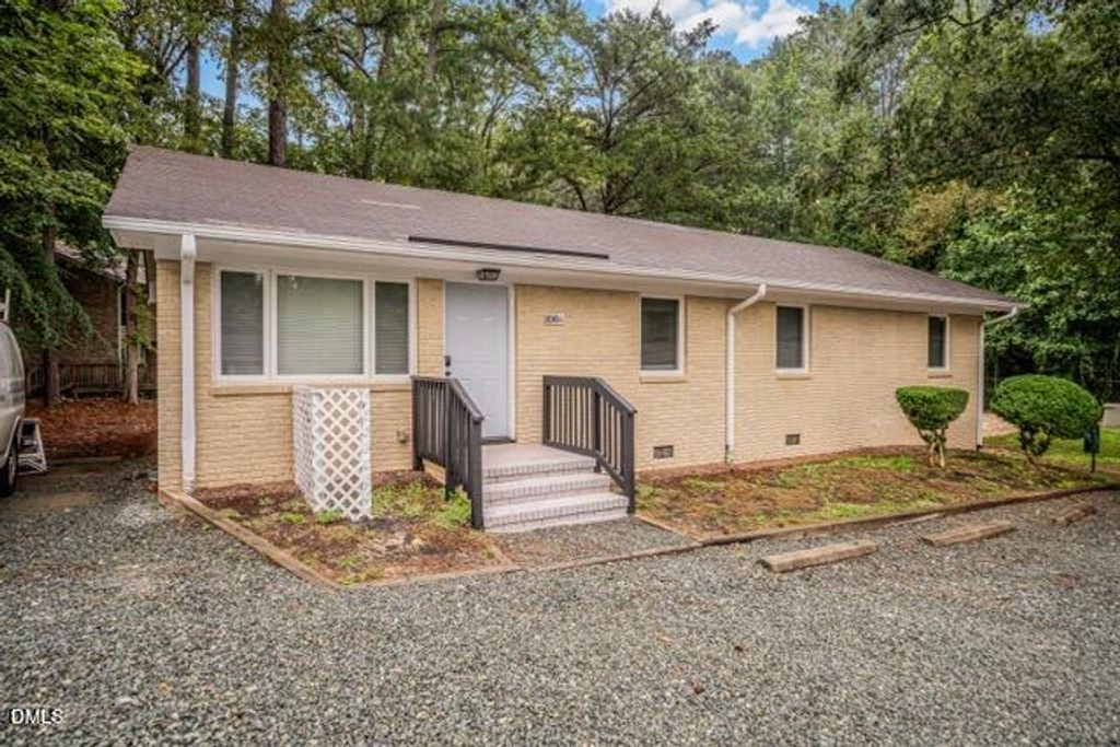 201 Howell Street 100a, Chapel Hill, NC 27514