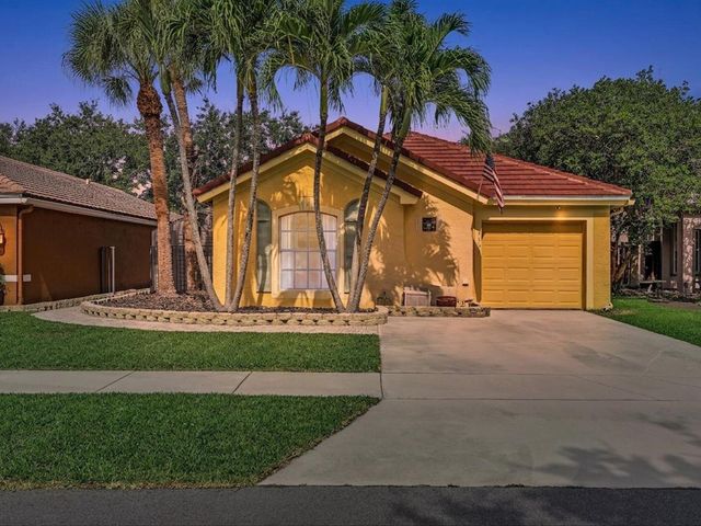 7559 Savannah Lane, Greenacres, FL 33463