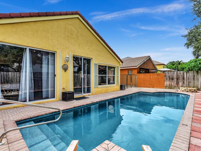 7559 Savannah Lane, Greenacres, FL 33463