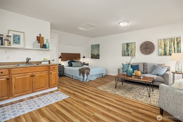 1764 11th Avenue NE, Issaquah, WA 98029