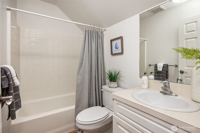 1764 11th Avenue NE, Issaquah, WA 98029