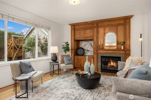 1764 11th Avenue NE, Issaquah, WA 98029