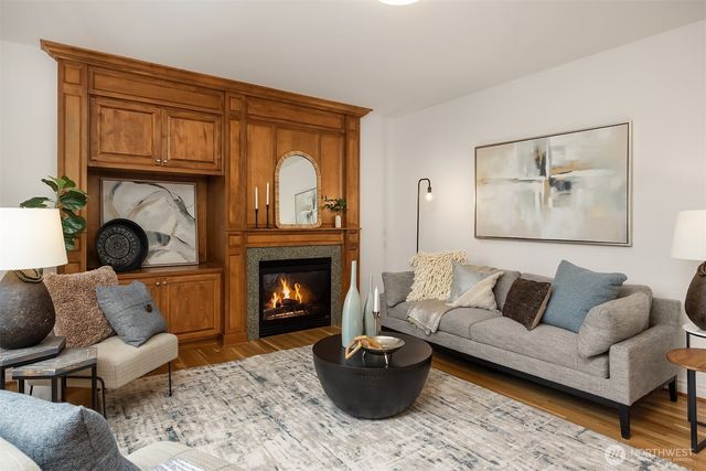 1764 11th Avenue NE, Issaquah, WA 98029