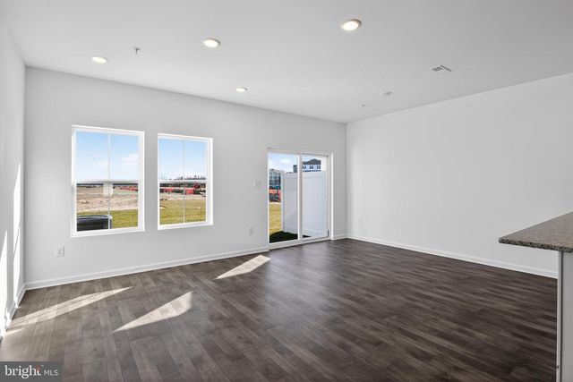 250 CLEMENT LOOP, Salisbury, MD 21804