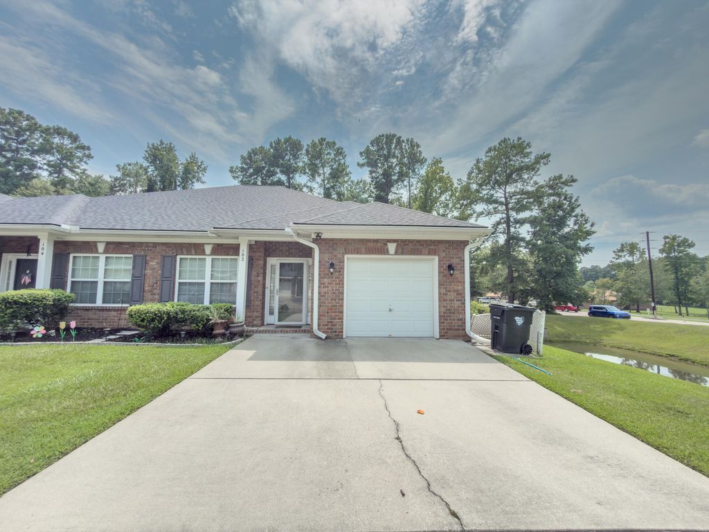 102 Manning Court, Summerville, SC 29485
