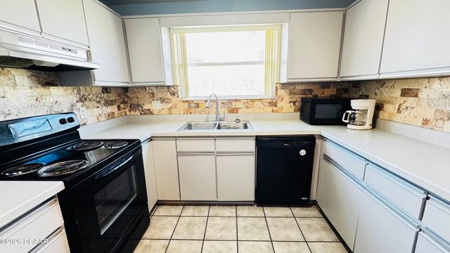 921 N Wild Olive Ave Apt 1, Daytona Beach, FL 32118