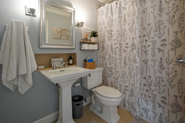 120 Swan Parkway W, Royal Palm Beach, FL 33411