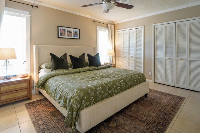 120 Swan Parkway W, Royal Palm Beach, FL 33411