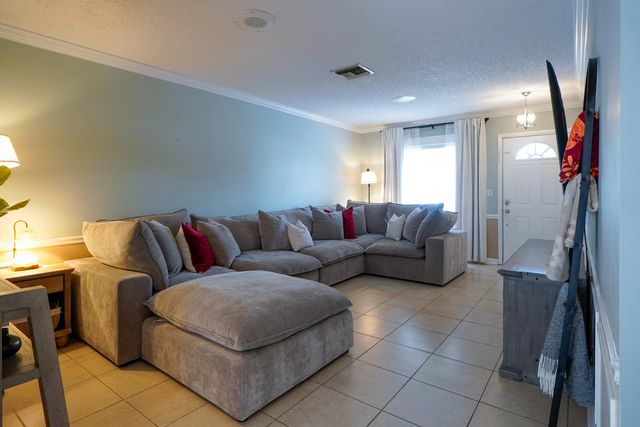 120 Swan Parkway W, Royal Palm Beach, FL 33411