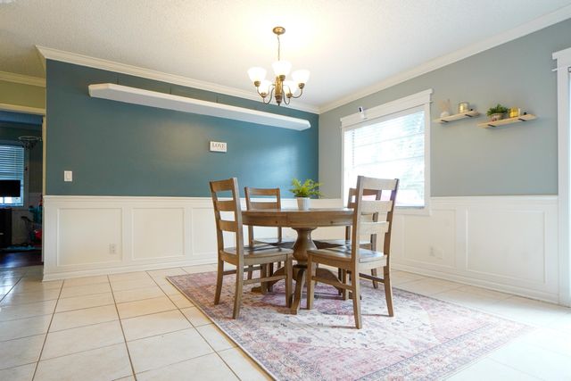 120 Swan Parkway W, Royal Palm Beach, FL 33411