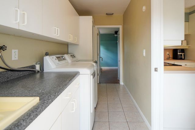 120 Swan Parkway W, Royal Palm Beach, FL 33411