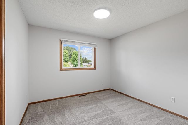2624 94th Avenue N, Brooklyn Park, MN 55444
