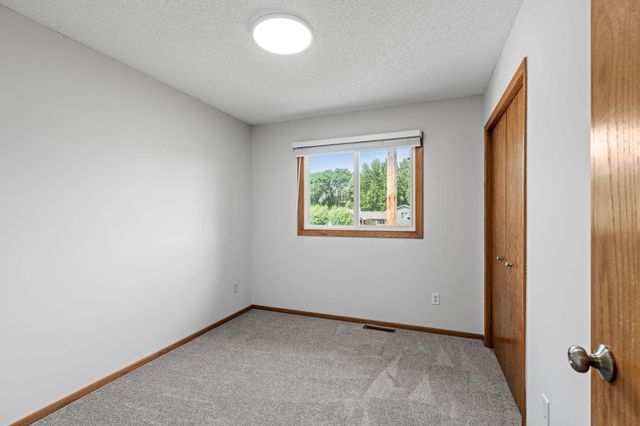 2624 94th Avenue N, Brooklyn Park, MN 55444