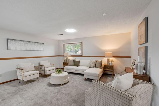 2624 94th Avenue N, Brooklyn Park, MN 55444