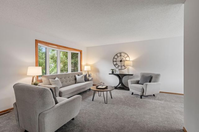2624 94th Avenue N, Brooklyn Park, MN 55444