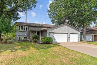 2624 94th Avenue N, Brooklyn Park, MN 55444