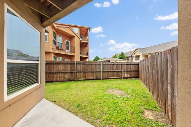 2630 Villa Di Lago 6, Grand Prairie, TX 75054
