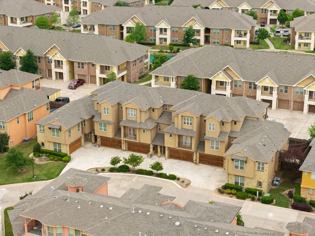 2630 Villa Di Lago 6, Grand Prairie, TX 75054