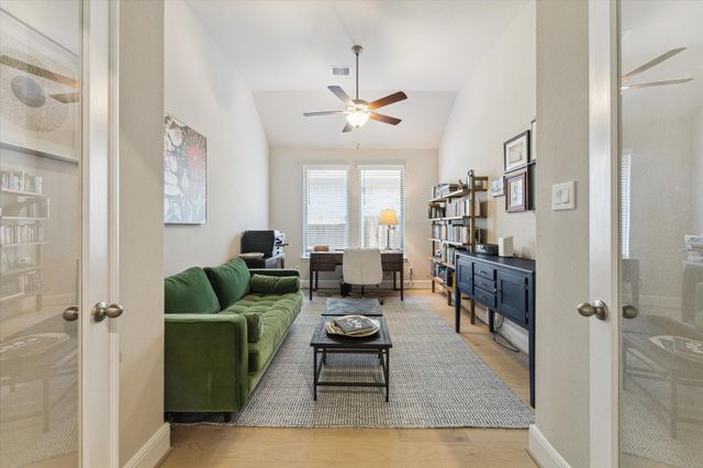 925 Goose Creek Street, Webster, TX 77598