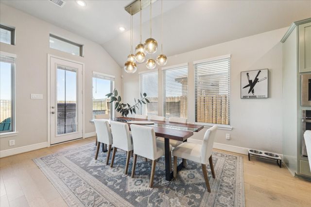 925 Goose Creek Street, Webster, TX 77598