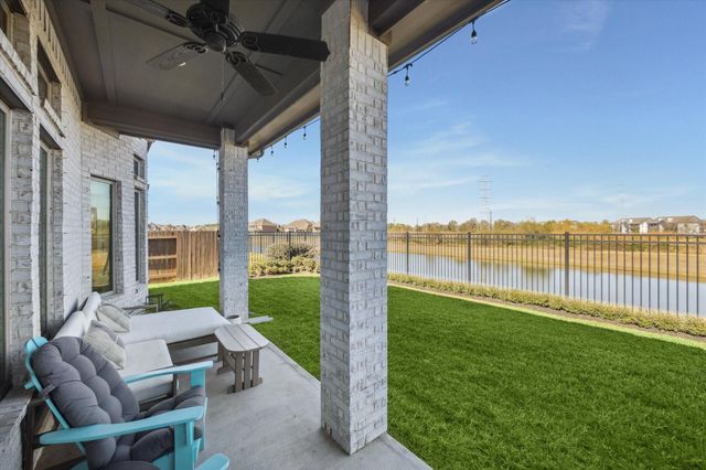 925 Goose Creek Street, Webster, TX 77598