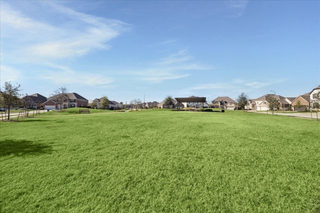 925 Goose Creek Street, Webster, TX 77598