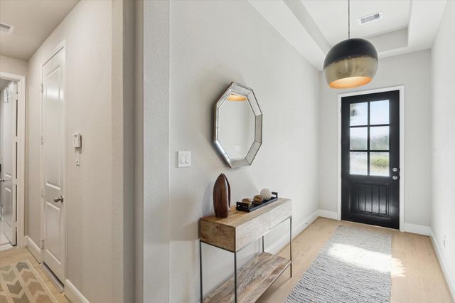 925 Goose Creek Street, Webster, TX 77598