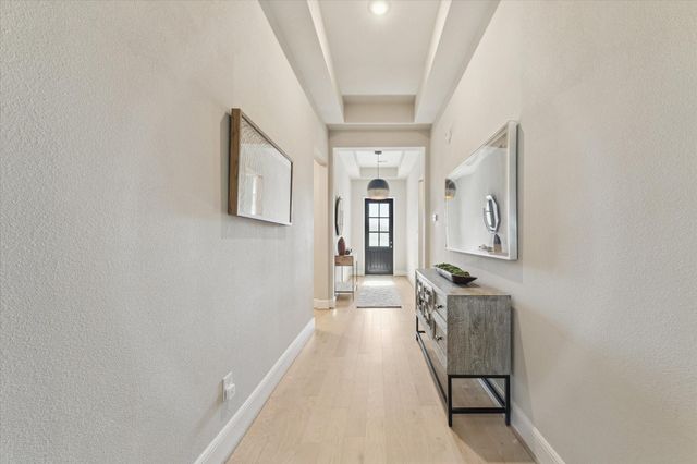 925 Goose Creek Street, Webster, TX 77598