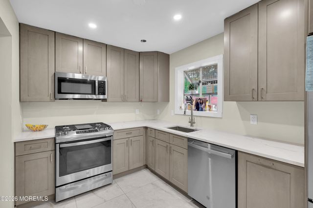 11 Lawrence Avenue, Howell, NJ 07731