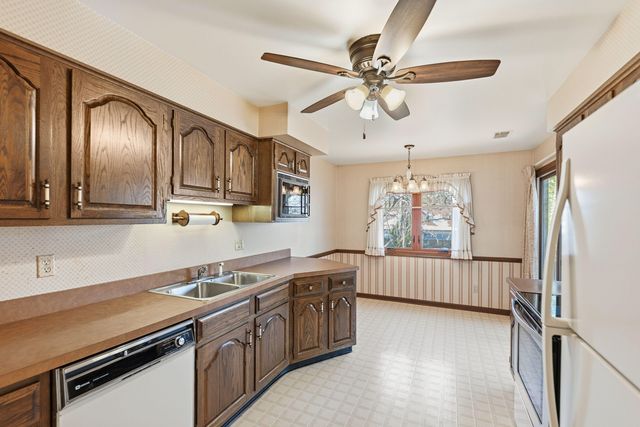 2022 Windsor Court 4, Schererville, IN 46375