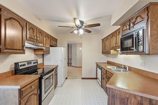 2022 Windsor Court 4, Schererville, IN 46375