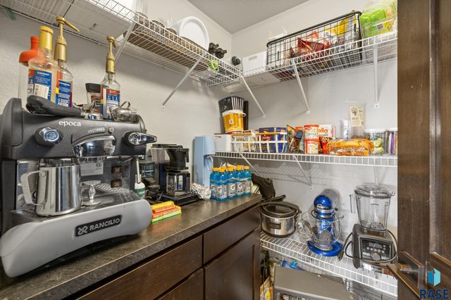 7020 Prestwick Rd Road, Rapid City, SD 57702