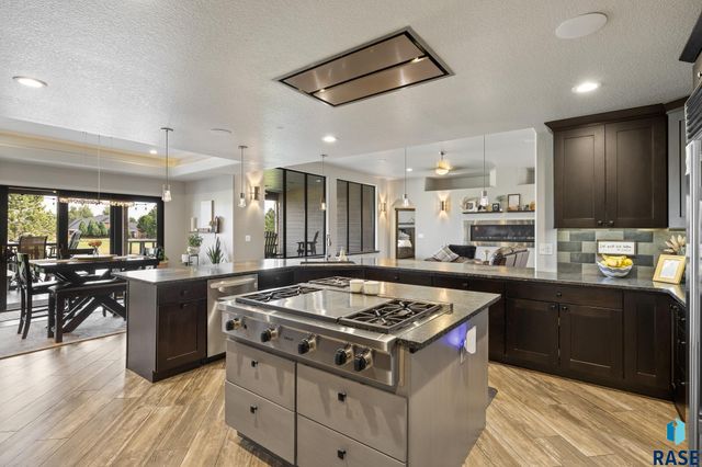 7020 Prestwick Rd Road, Rapid City, SD 57702