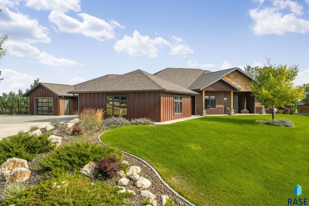 7020 Prestwick Rd Road, Rapid City, SD 57702