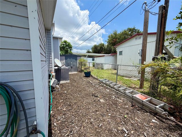916 51ST AVENUE PLAZA W, Bradenton, FL 34207