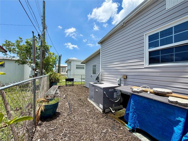 916 51ST AVENUE PLAZA W, Bradenton, FL 34207
