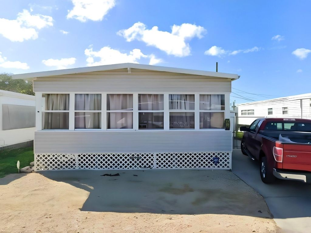 916 51ST AVENUE PLAZA W, Bradenton, FL 34207