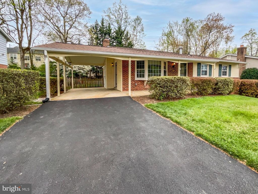 4987 DEQUINCEY DR, Fairfax, VA 22032