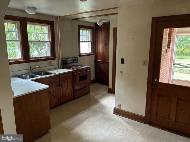 416 S CHURCH ST, Shepherdstown, WV 25443
