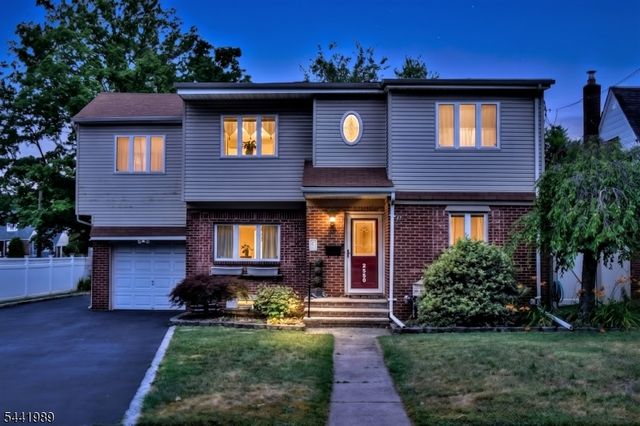 25 Morlot Ave, Fair Lawn Boro, NJ 07410