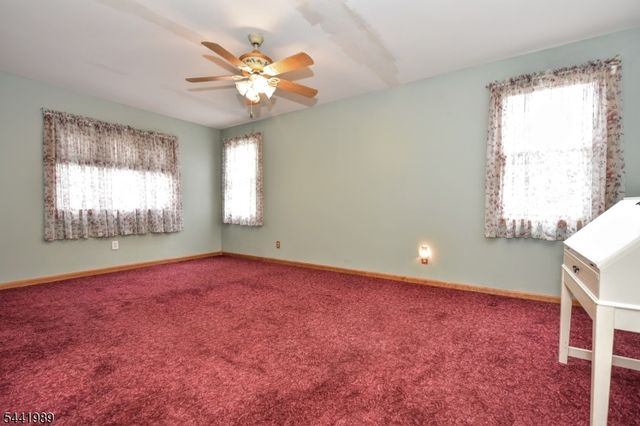 25 Morlot Ave, Fair Lawn Boro, NJ 07410