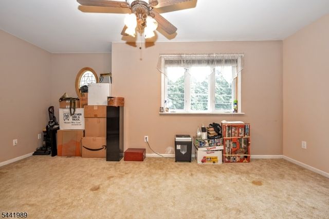 25 Morlot Ave, Fair Lawn Boro, NJ 07410